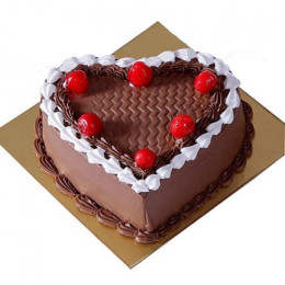 Cherry On Top Chocolate Cream Cake - 500 Gm