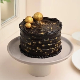 Black & Gold Cake