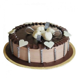 Becky Beige Chocolate Cake