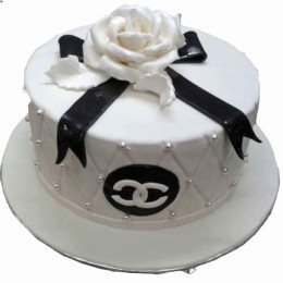 Black&White Rose Cake
