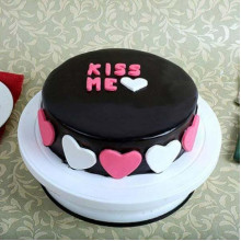Kiss Me Valentine Cake