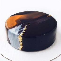 Mirror Glaze Cake