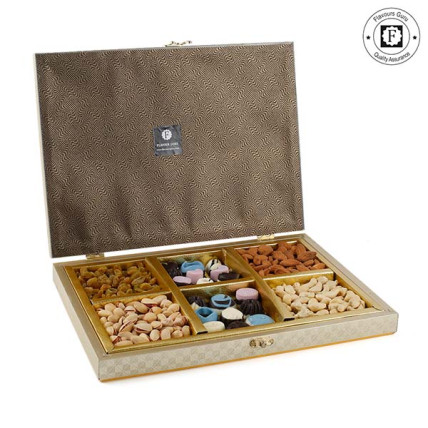 Chocolate And Dry Fruit Box