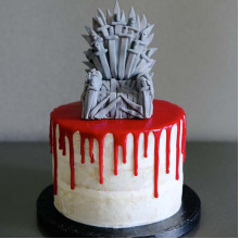 Bloody Throne Cake