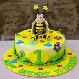 Queen Honey Bee Cake