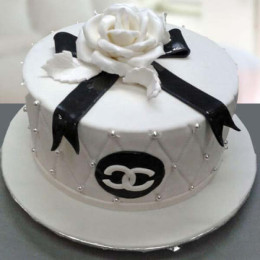 Black&White Rose Cake