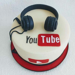 The Youtuber Cake