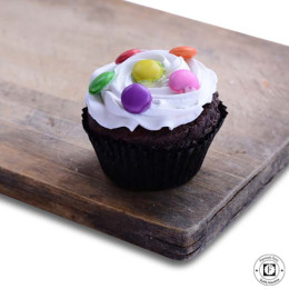 Choco Vanila Gems Cup Cake